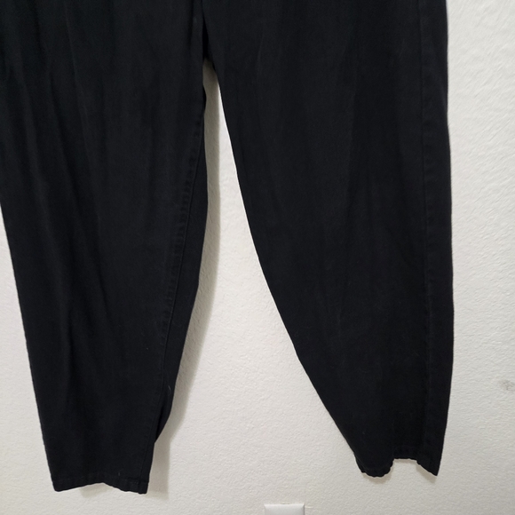 Black Cotton on Jogger - Picture 2 of 6